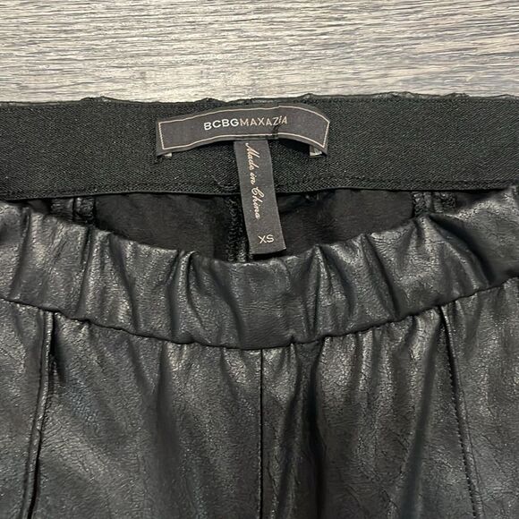 BCBG Maxazria XS stretch soft faux leather pant leggings accented w/ raised hem - Picture 3 of 9